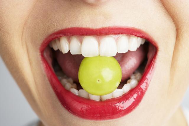 Deset stvari kojima uništavamo zube